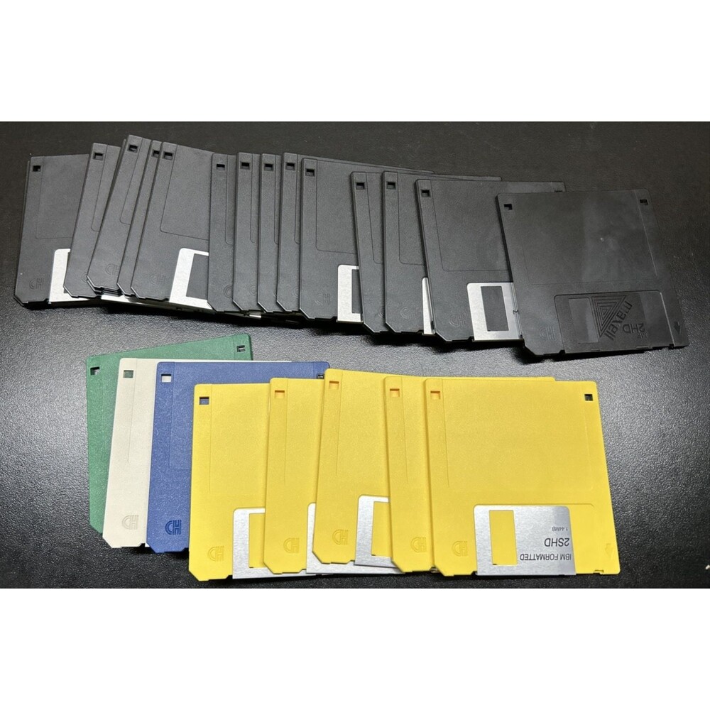Lot of 25 - 3.5" Floppy Disks - Maxell & Imation - 1.44MB 2SHD - Never Used